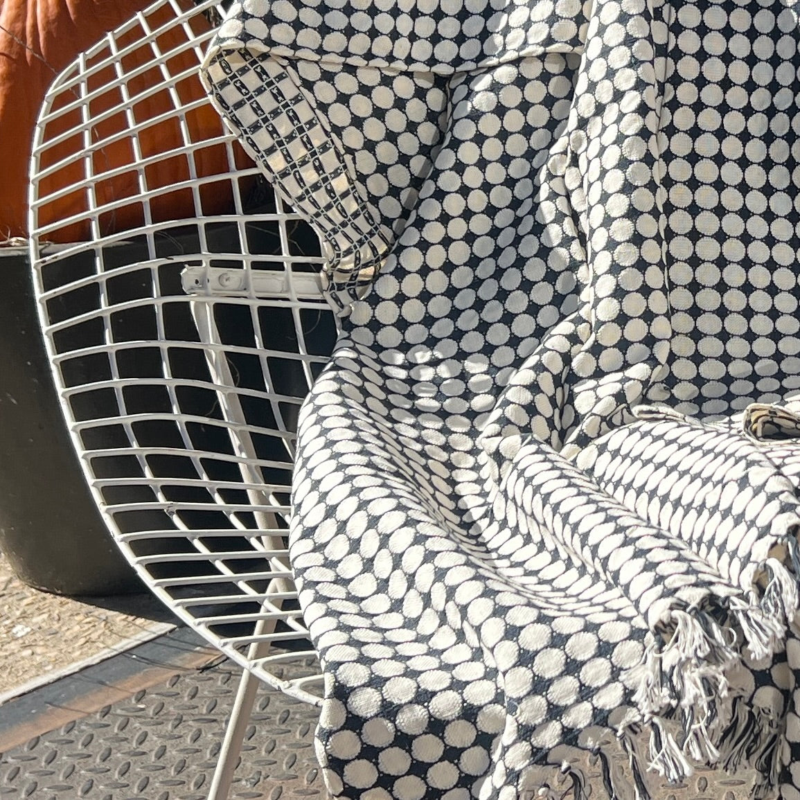 natural circle and black cotton Kikoy