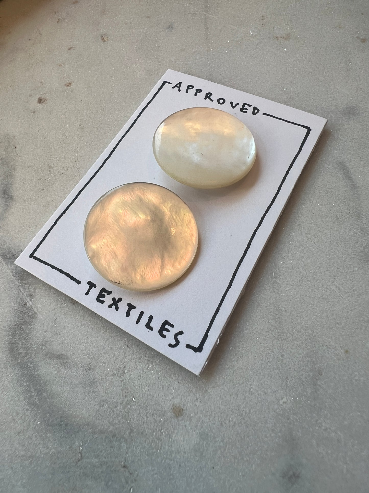 Mother of Pearl Buttons 25mm