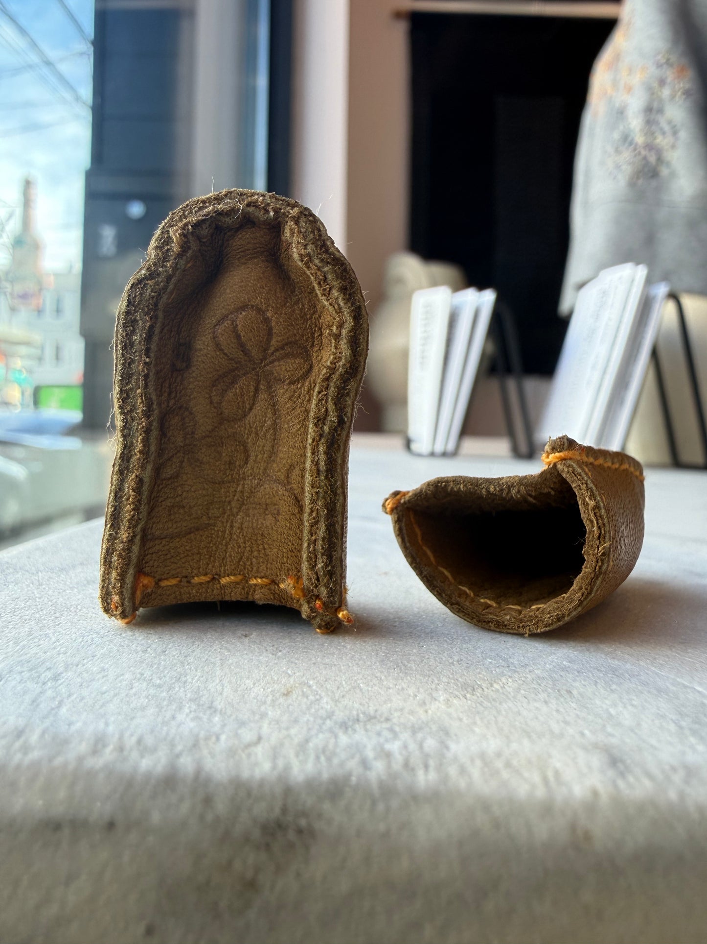Leather Thimble (Clover)