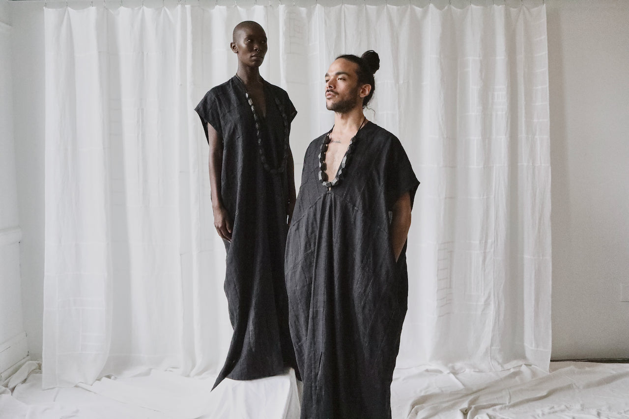 black maple bead long necklace