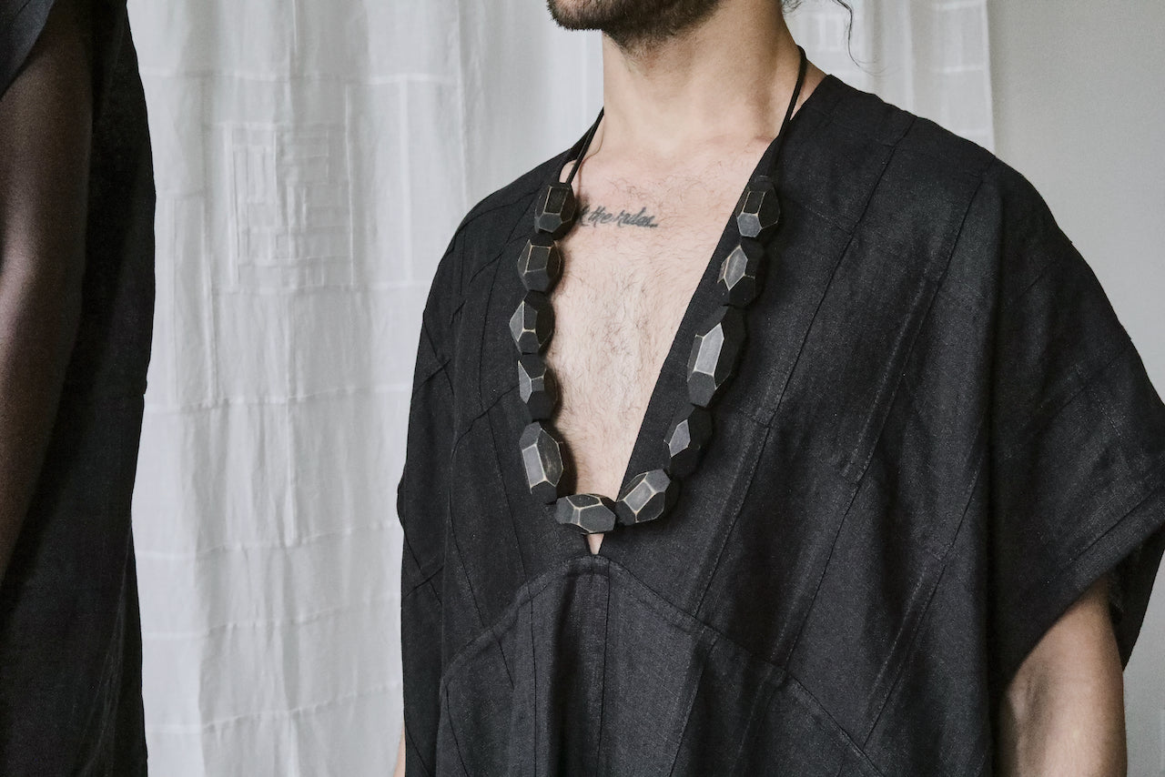 black maple bead long necklace